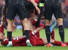 Lesão de Hugo Ekitike: O técnico do Liverpool, Arne Slot, dá uma atualização preocupante depois que o internacional francês se esticou na derrota do PSG | Notícias de futebol