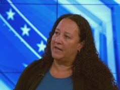 Shannon Singleton, do condado de Multnomah, discute cortes no orçamento do condado