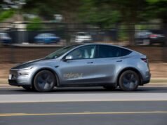 Tesla lança serviço robotáxi em Dallas e Houston