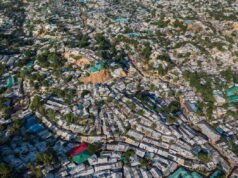 Ajuda alimentar aos refugiados Rohingya para 100.000 presos em campos em Bangladesh: NPR