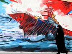 Irã ataca navios no Estreito de Ormuz, EUA encerram fogo e bloqueio: NPR