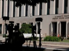 Cole Allen; Rei Carlos III; Líbano; Fazenda Estadual: NPR