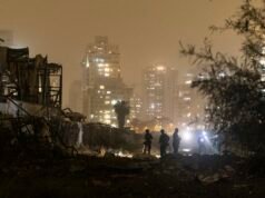 Irã ataca refinarias do Golfo enquanto Trump alerta que os EUA atacarão pontes e usinas de energia iranianas: NPR