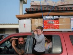 Irã diz que Estreito de Ormuz está aberto, Trump diz que bloqueio dos EUA continua: NPR