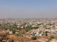 Grupos armados, incluindo jihadistas, estão a lançar ataques generalizados contra o governo do Mali: NPR