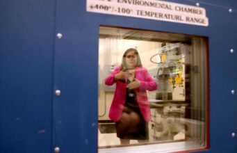 Artemis II testará novo plano de reentrada após rachaduras no escudo térmico