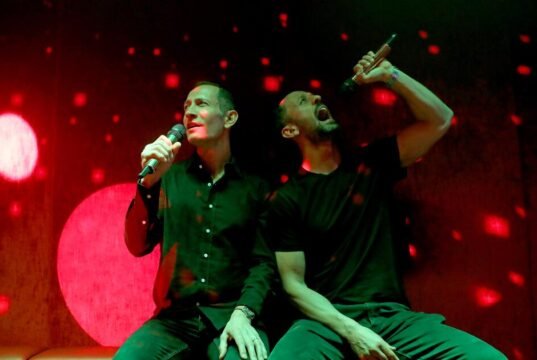 Eles decidiram elevar a fasquia do karaokê em Los Angeles – e abriram um lounge glamoroso que faz todos os esforços