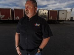 ‘Isso mata tudo.’ Os caminhoneiros da Califórnia são esmagados pelo diesel mais caro do país