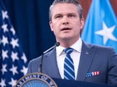 Hegseth lê discurso de ‘Pulp Fiction’ em culto de oração no Pentágono