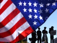 Ordenado em liberdade, ainda bloqueado: Juízes furiosos com as detenções do ICE