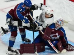 Os Kings deixaram escapar a liderança no final do jogo 2 e perderam para o Avalanche na prorrogação