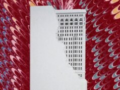 O showroom de móveis e moda de design do arquivo apresenta a história de uma de suas peças mais marcantes