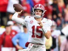 Ty Simpson considerou ficar na faculdade por uma oferta de US$ 6,5 milhões de Miami