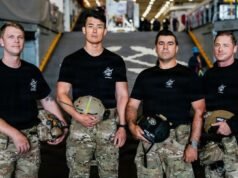 Conheça os mergulhadores da Marinha dos EUA que receberam os astronautas da Artemis 2 vindos da lua