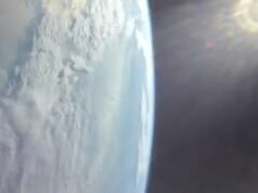 Astronautas da Artemis 2 vão à Lua depois que o motor queima (vídeo)