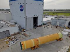 NASA revela estágio central gigante do foguete Artemis 3 SLS, pronto para lançamento em 2027 (fotos)