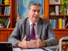 Apresentaram um projecto de lei que proibia o financiamento do défice e a compra de dívida do Tesouro.