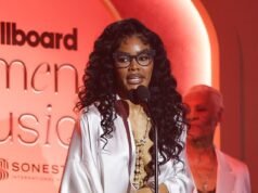 Teyana Taylor sai furiosa do palco no Billboard Awards depois que o teleprompter diz para ela “sair” antes de retornar no SWEATS