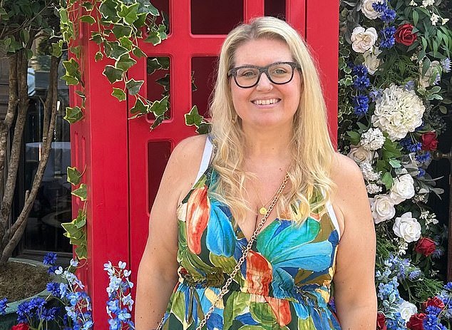 108392199-15792479-Jess_Morton_who_is_buying_and_selling_old_clothes_on_marketplace-a-3_177804943039.jpeg