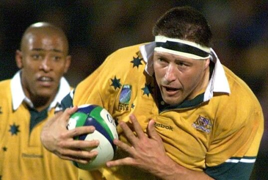 A lenda dos Wallabies, Phil Kearns, relata o trauma de atropelar seu bebê Andie: “Lembra, pai, quando você tentou me matar?”