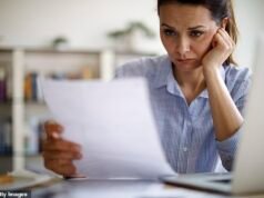 Divorciei-me do meu ex-marido abusivo há 19 anos, mas ele ainda usa o dinheiro como arma contra mim