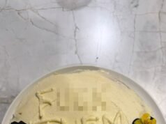 As filhas de Luke Sayer usam a foto da bomba F para apoiar o ex-chefe de Carlton em vez de sua mãe enquanto lutam no tribunal pelas consequências do escândalo ‘d *** pic’