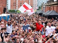 Apenas TRÊS policiais britânicos voarão para a Copa do Mundo – abaixo dos 40 na Euro 2024 – depois que a Polícia Federal se recusou a pagar aos oficiais britânicos com 15.000 torcedores ‘desordeiros’ da Inglaterra prontos para derrotar os EUA