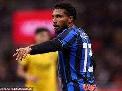 O Manchester United continua negociações com a Atalanta por £ 35 milhões do meio-campista brasileiro depois que a grande transferência da estrela para os gigantes espanhóis fracassou