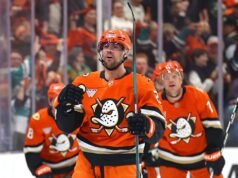 Ducks derrotam o bicampeão da conferência Oilers no G6 e chegam ao segundo turno