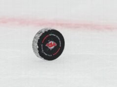Devils não renovará contrato com assistente GM MacKinnon, conselheiro Fletcher