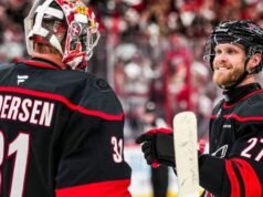 Nikolaj Ehlers retorna à escalação na vitória do Carolina Hurricanes