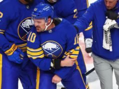 Sam Carrick, dos Sabres, esperou pela segunda rodada dos playoffs