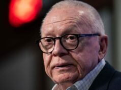 Rutherford renuncia ao cargo de presidente de operações de hóquei do Canucks