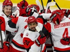 Furacões varrem Flyers e avançam para 8 a 0 nos playoffs