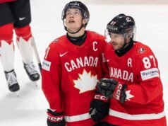 Canadá vence a Dinamarca com 4 assistências de Crosby