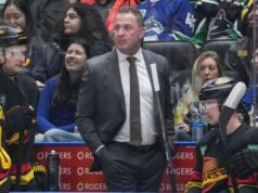 Reconstruindo Canucks demite o técnico do primeiro ano, Foote