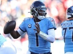 Ward dos Titãs entra em campo nas OTAs 10 quilos mais leve…