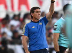 Claudio Úbeda vai retocar o time no comando e BOCA JUNIORS deve vencer o El Intransigente