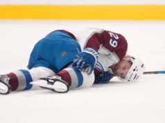 Bednar: Avs derrotam o limitado McKinnon por 3-0