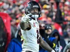 Texans WR Collins recebe aumento em contrato reformulado