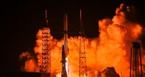 Foguete Blue Origin explode em frustração ardente
