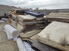Ataque a local ilegal de reciclagem de móveis em Jeddah (3 casos)