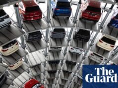 Trump rasga parte do acordo tarifário da UE para aumentar tarifas de importação de carros e caminhões | Tarifas Trump
