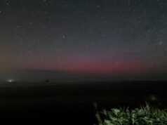 Aurora boreal vermelha incomum sobre o Japão mostra que algumas tempestades solares são mais fortes do que pensávamos