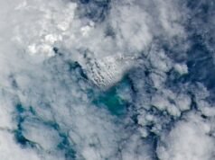Satélites capturaram imagens de um vulcão subaquático em erupção, mas os cientistas não sabem o que aconteceu no fundo do mar