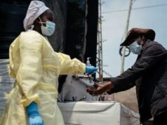 OMS alerta que epidemia de Ebola pode continuar por muito tempo