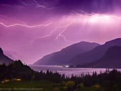 Um fotógrafo local capturou fotos impressionantes da tempestade no Columbia River Gorge