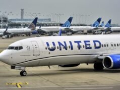 Voo da United atinge poste de luz na New Jersey Turnpike: autoridades