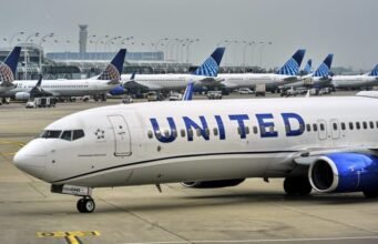Voo da United atinge poste de luz na New Jersey Turnpike: autoridades