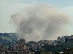 Pelo menos três pessoas morreram em incêndio israelense no sul do Líbano, o exército anunciou que tinha como alvo o Hezbollah